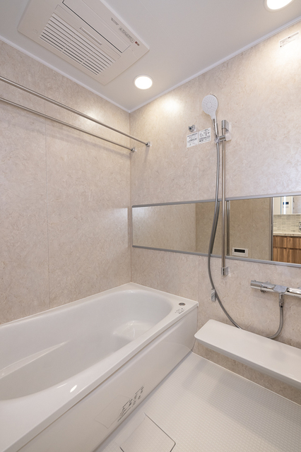 バス・シャワールーム　※写真は同タイプ住戸です。