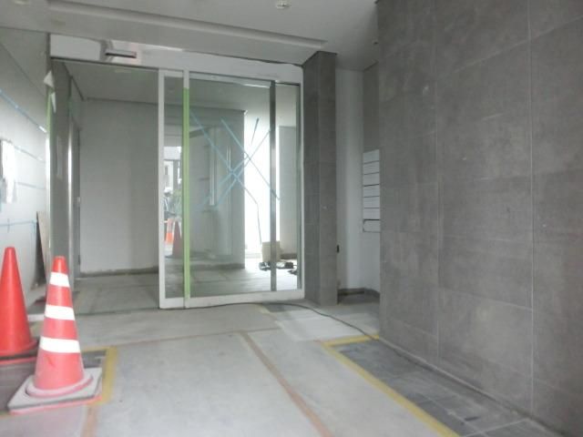 エントランス　エントランス　防犯カメラ