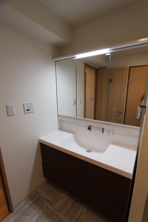 洗面設備　※参考写真