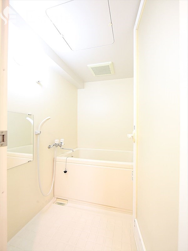 バス・シャワールーム　バスルーム