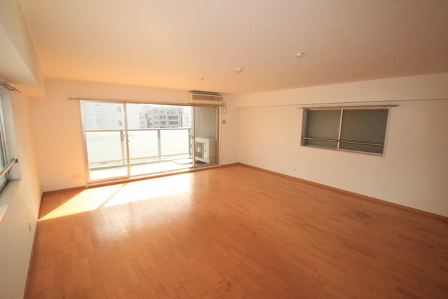 居室・リビング　広々２７帖