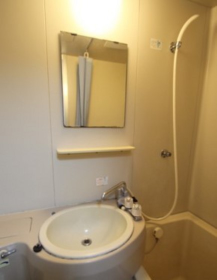 洗面設備　※他号室の写真です。