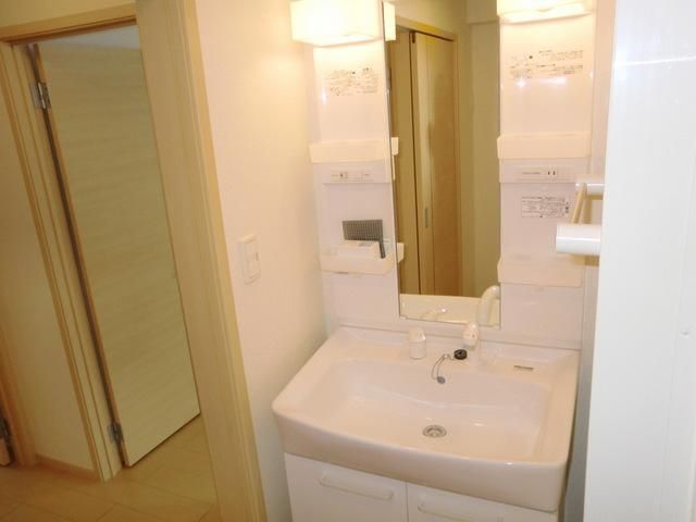 洗面設備　★独立洗面台付きです★