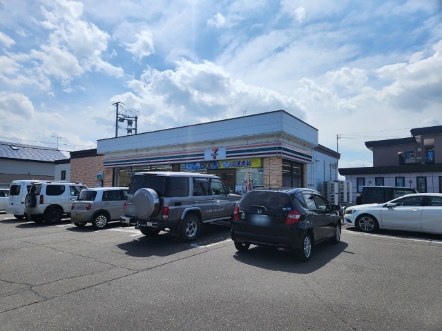 コンビニ　セブンイレブン帯広西２５条白樺通店（コンビニ）まで515m