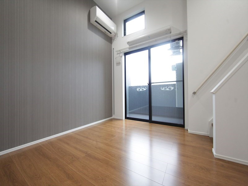 バルコニー　洋室6.5帖　ロフト4.6帖（収納にも寝室にも使えます）