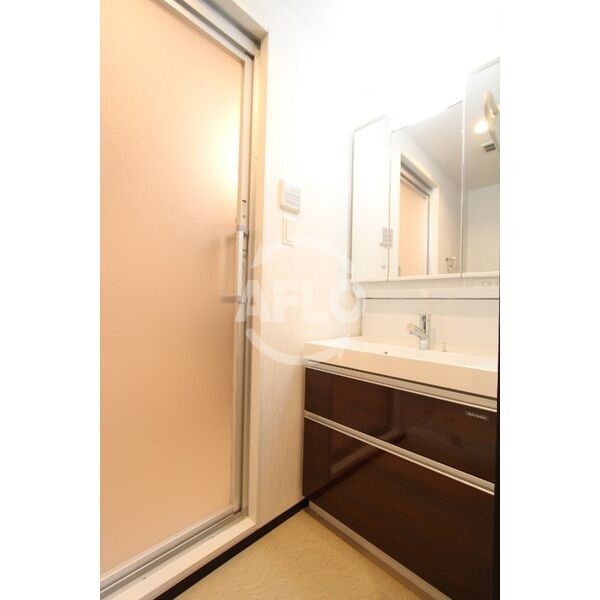 洗面設備　プレジオ江坂ROUGE　洗面台