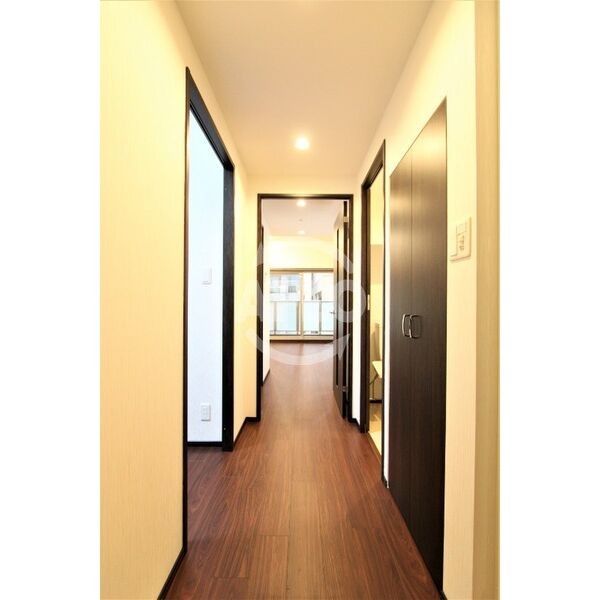 玄関　プレジオ江坂ROUGE　玄関