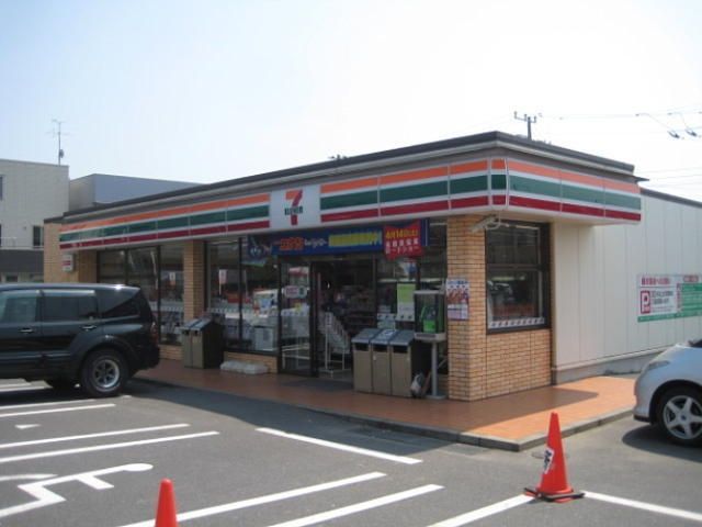 コンビニ　セブンイレブン江戸川篠崎町2丁目店（コンビニ）まで228m