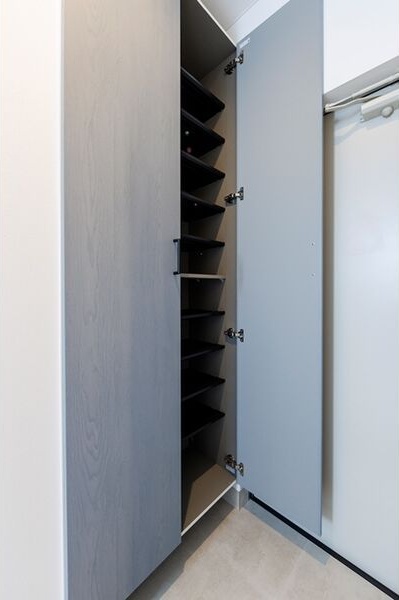 玄関　玄関にはシューズボックスも付いています！