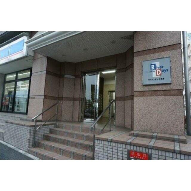 エントランス　オートロック付きで安心のセキュリティ