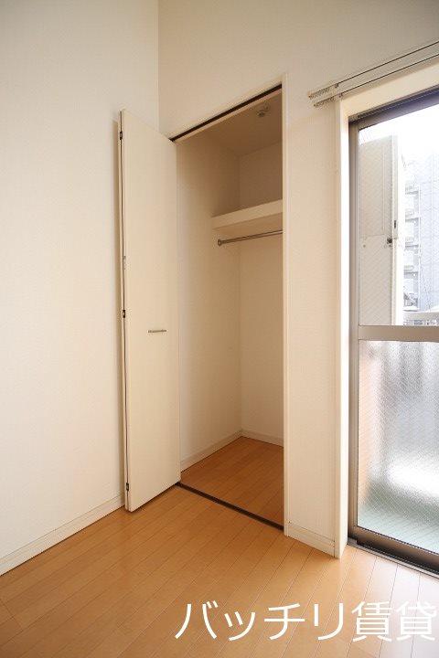 収納　別号室タイプの為、現状を優先致します。