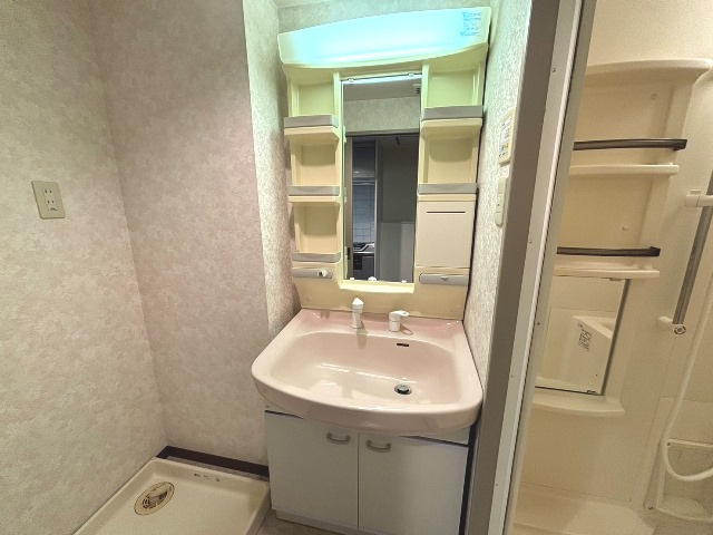 洗面設備　同物件、別号室