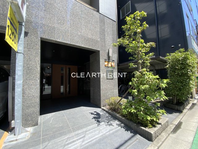 エントランス　防犯上安心のオートロックあり！