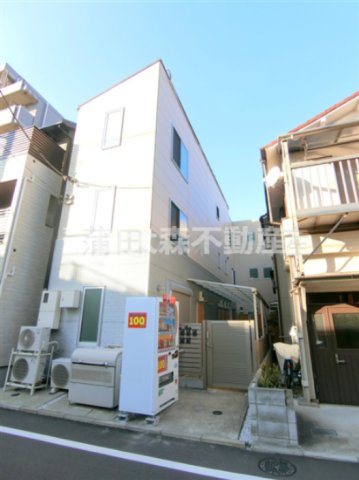 建物外観　2016年3月築　木造地上3階建て総戸数9戸インターネット無