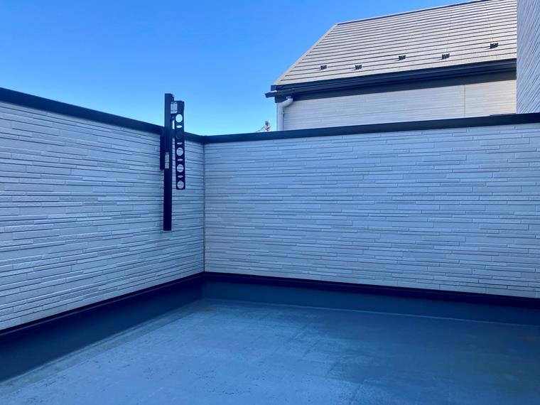 バルコニー　広々としたバルコニーです