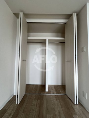 収納　プレサンス新大阪ザ・シティ　クローゼット