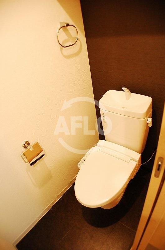 トイレ　アドバンス難波ウインズ　温水洗浄便座