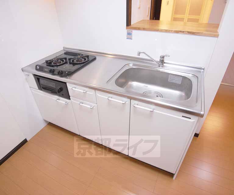 キッチン　キレイなキッチンですね。