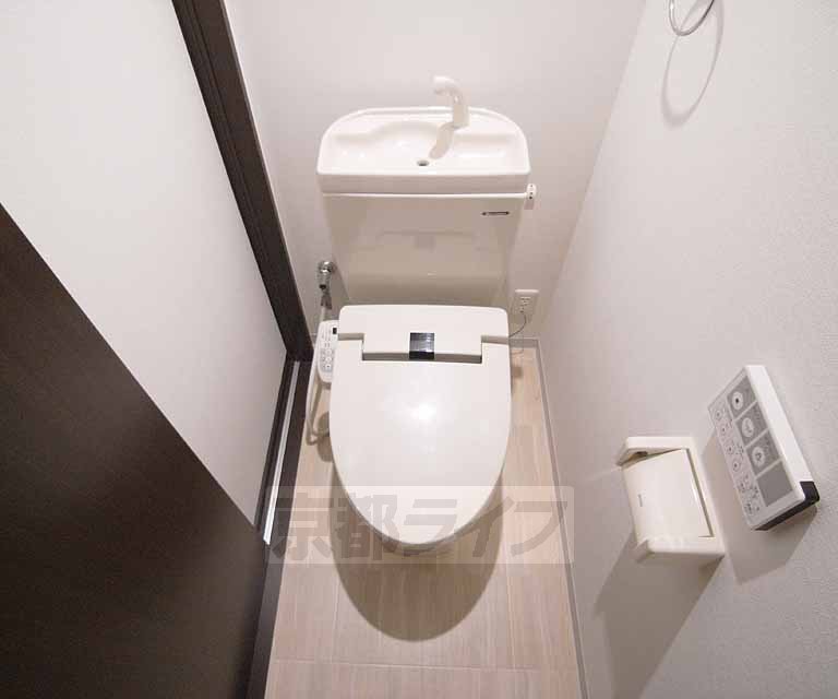 トイレ　ウォシュレット付きですよ。