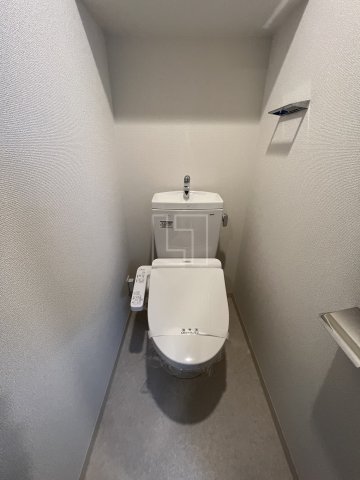 トイレ　エステムコート大阪WESTII　温水洗浄便座