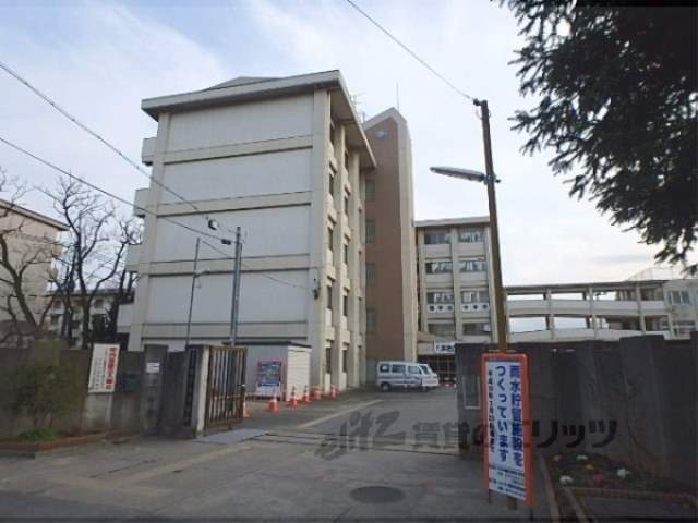 中学校　西宇治中学校（中学校）まで400m