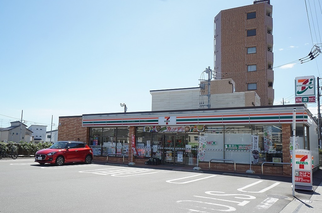 コンビニ　セブンイレブン 厚木駅前店（コンビニ）まで335m