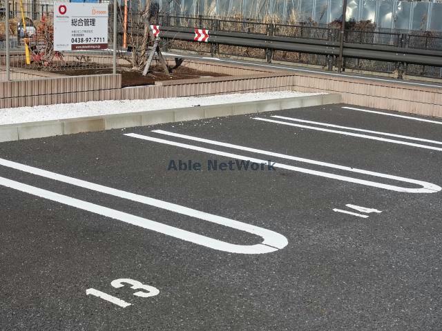 駐車場　駐車場