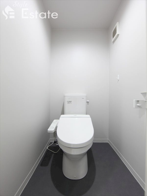 トイレ　温水洗浄付便座