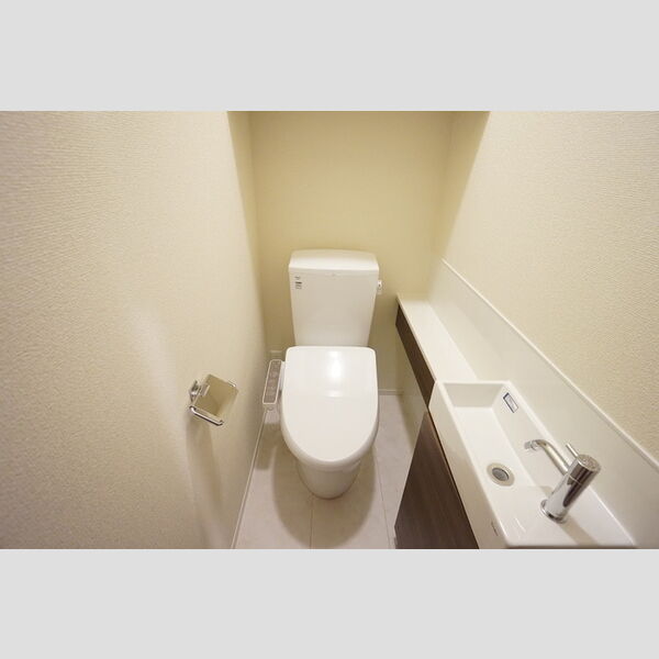 トイレ　温水洗浄暖房便座