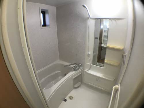 バス・シャワールーム　追い焚き付きバス♪