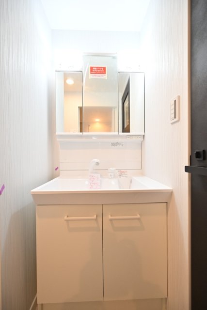 洗面設備　独立洗面台です