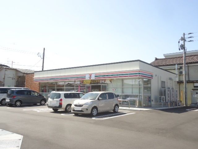 コンビニ　セブンイレブン（コンビニ）まで300m