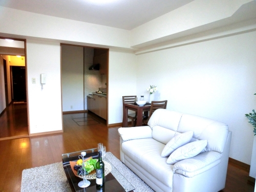 居室・リビング　参考画像・現況優先です。家具はつきません。