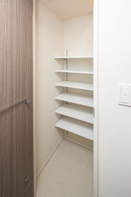 エントランス　■シューズINクローゼット