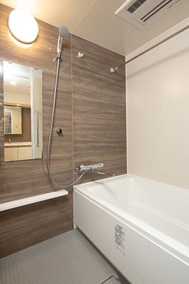 バス・シャワールーム　■追焚機能バス■浴室暖房乾燥機能