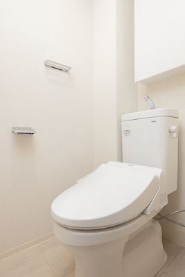トイレ　■温水洗浄便座■収納付き