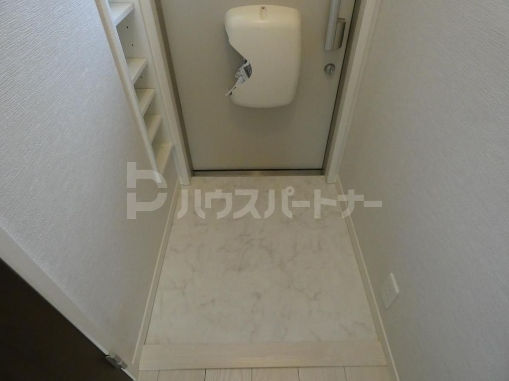 玄関　バルコニー