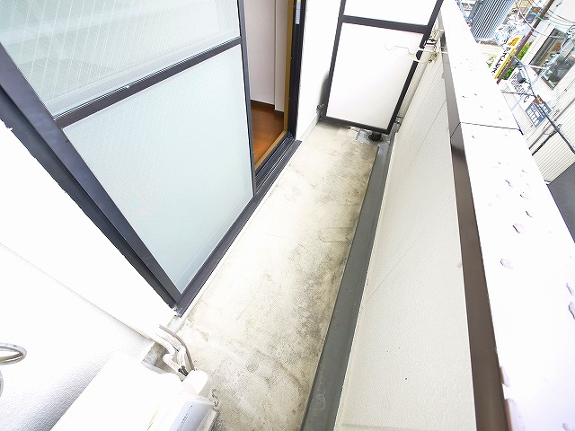 バルコニー　開放的で明るい空間を演出してくれるバルコニーです