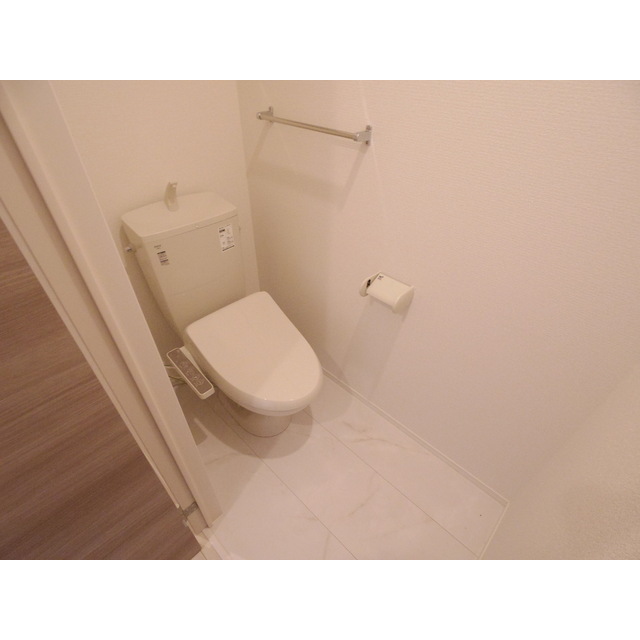 トイレ　※写真は同型物件のものです。