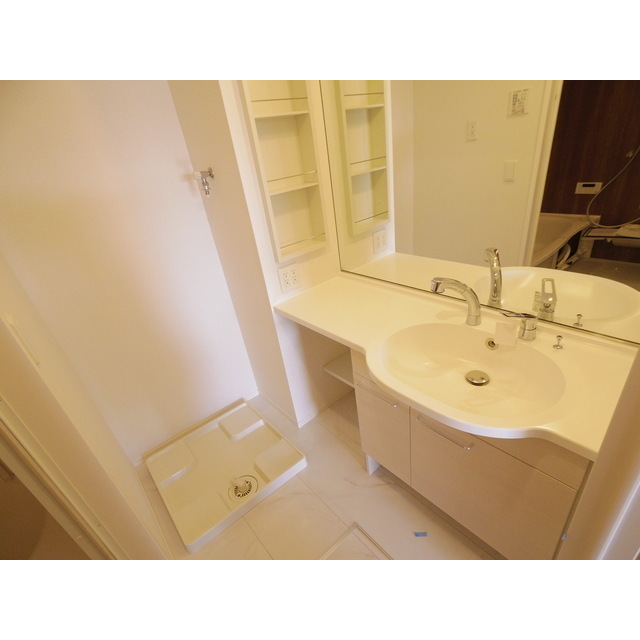 洗面設備　※写真は同型物件のものです。