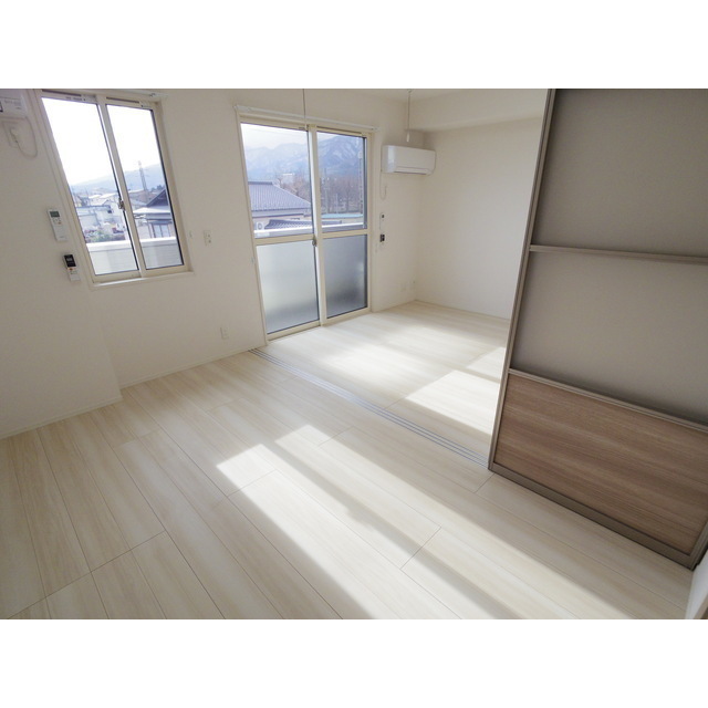 居室・リビング　※写真は同型物件のものです。