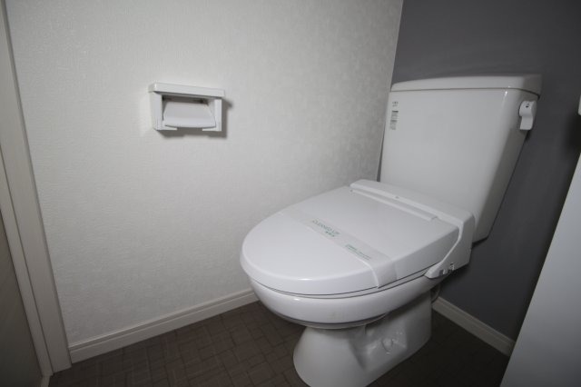 トイレ　温水洗浄便座