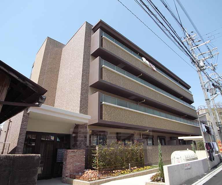 建物外観　重厚感のある外観