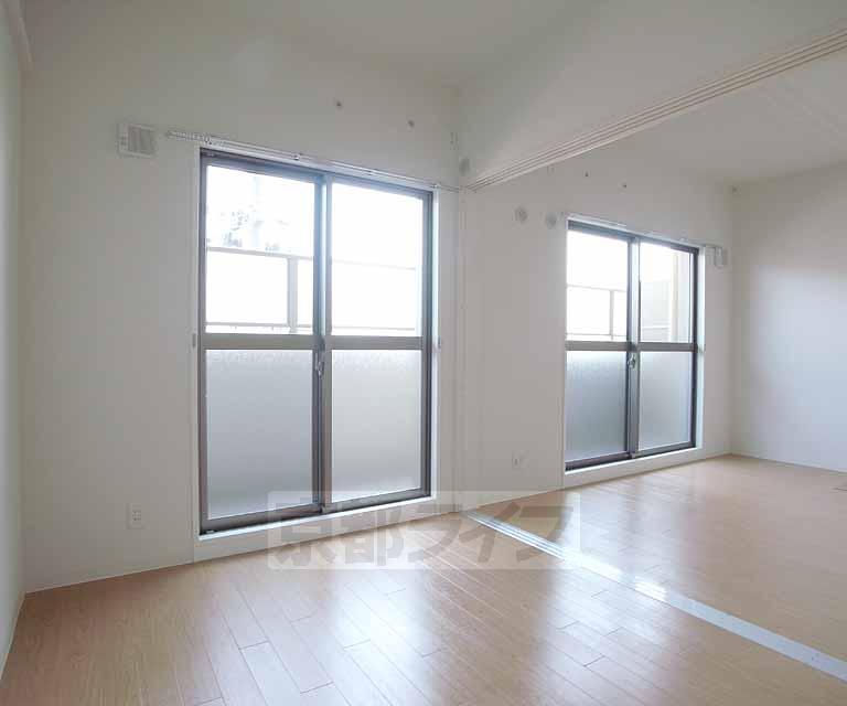 居室・リビング　東向きの明るいお部屋ですよ