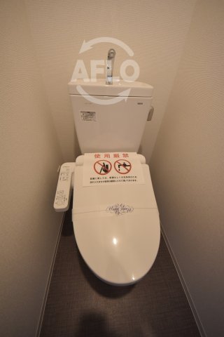 トイレ　セレニテ京橋クレア　温水洗浄便座