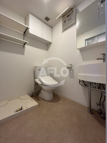 洗面設備　セレニテ江坂ルフレ　洗面台