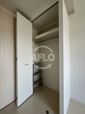 収納　セレニテ江坂ルフレ　クローゼット