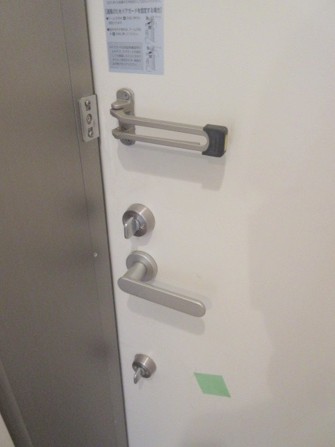 玄関　ダブルロック