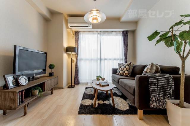 居室・リビング　※９０２の写真です