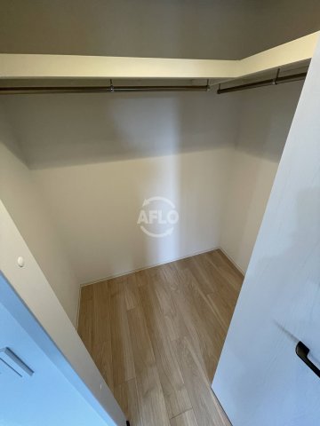 収納　Louis Residence 弁天町　ウォークインクローゼ